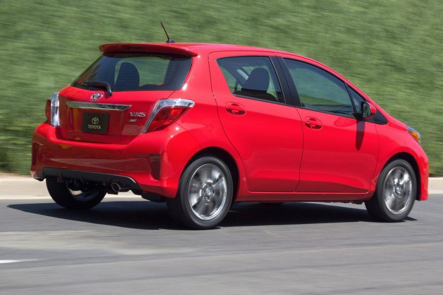  Toyota Yaris 2013 года  (фото 21 из 22)
